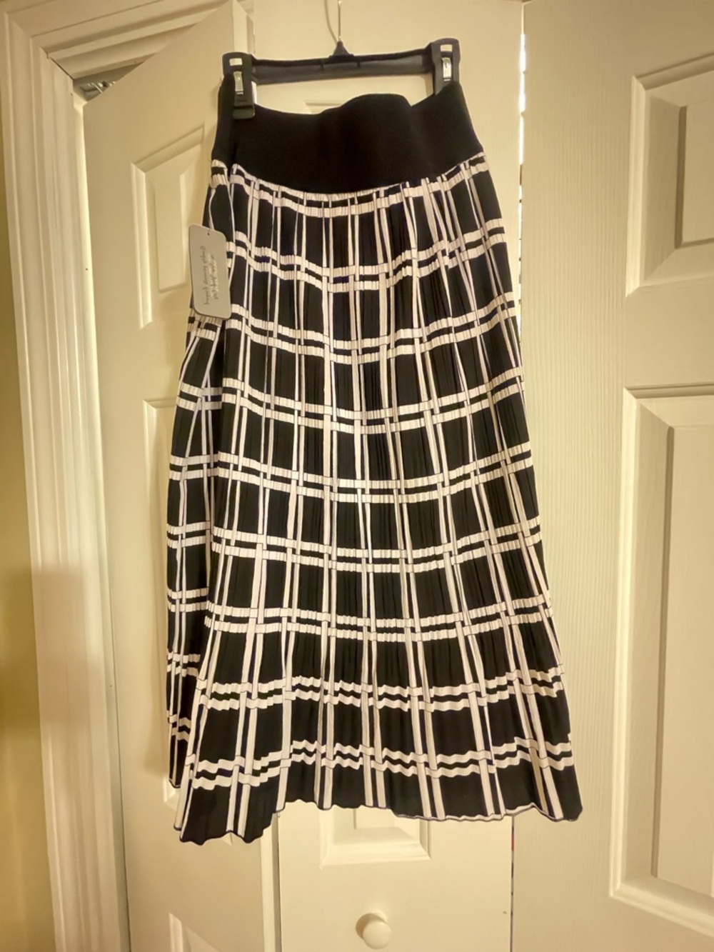 Black & White Plaid Pleated long Skirt NWT